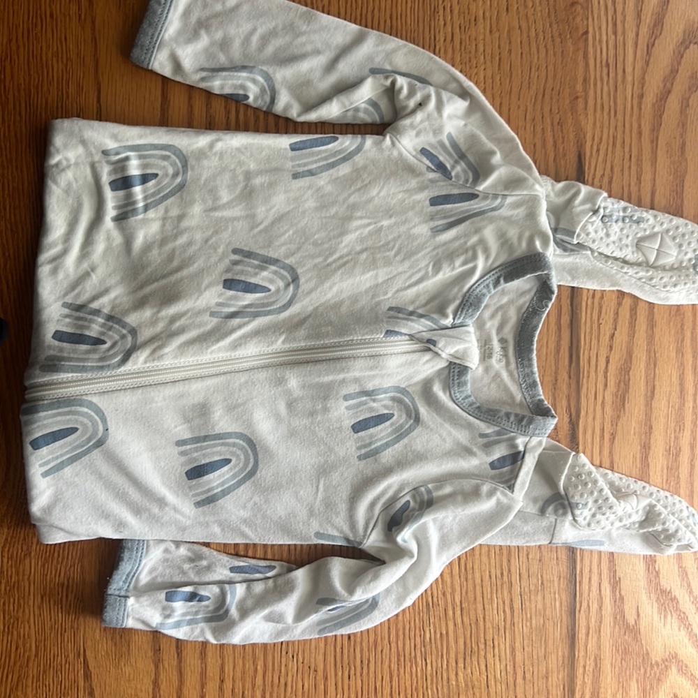 Kyte baby footies excellent condition